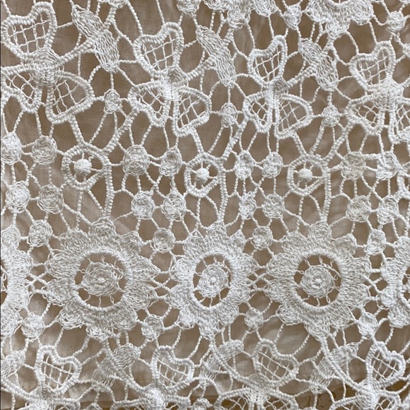 Solitaire women’s Large crocheted white skirt - Picture 3 of 6